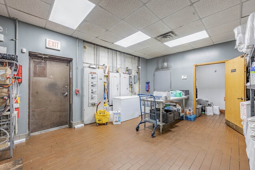 More Photos Of 3205 S Harlem Ave, Berwyn Fast Food For Sale