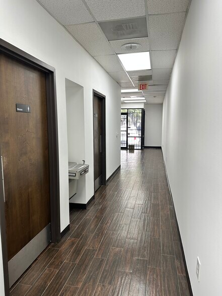 More Photos Of 740 Bradfield Rd, Houston Light Distribution For Lease