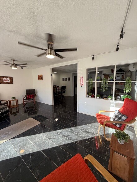 More Photos Of 3230 Oak St, Austell Freestanding For Sale