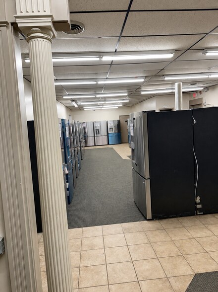 More Photos Of 529-531 Erie W blvd, Rome Industrial For Sale