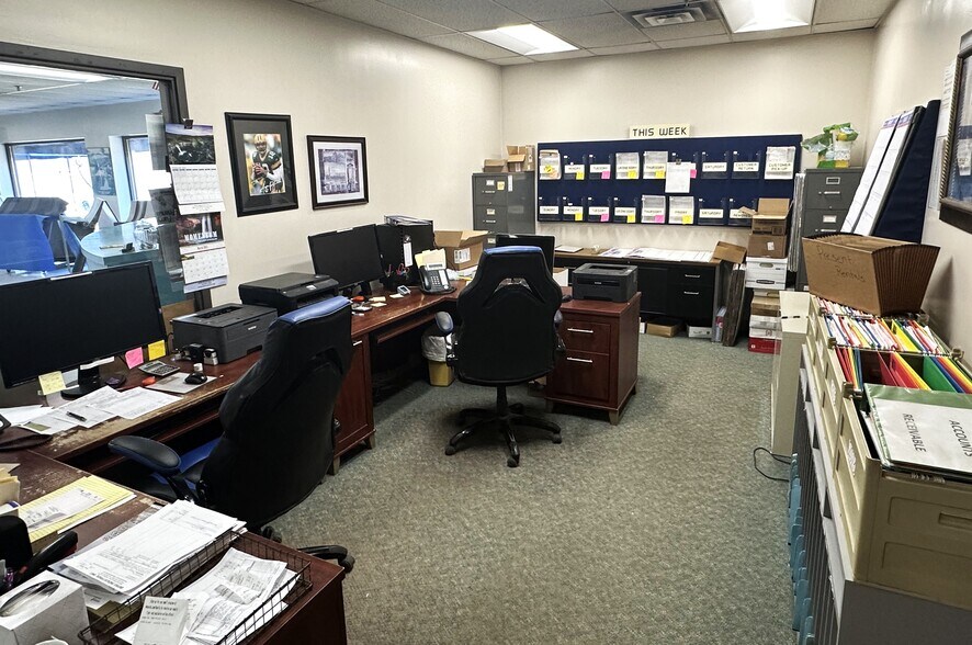 More Photos Of 3455 S Mulford Rd, Rockford Industrial For Sale