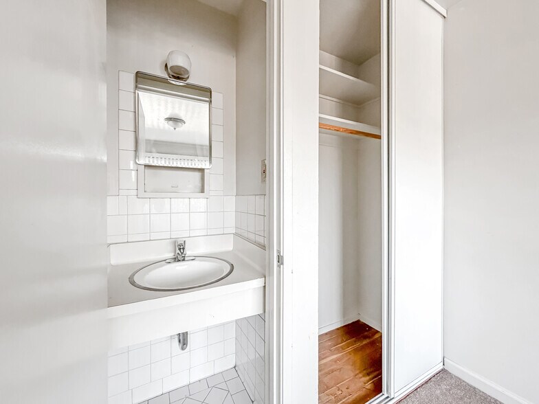 More Photos Of 2172 Blake St, Berkeley Apartments For Sale