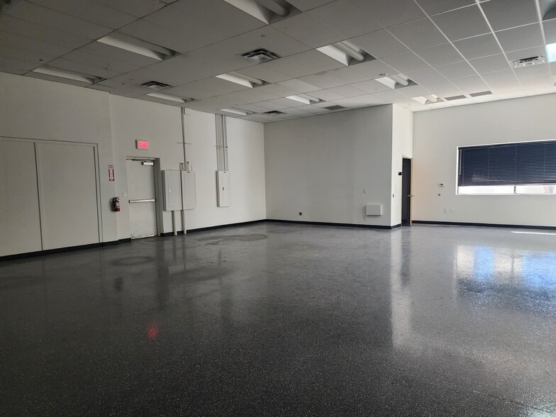 More Photos Of 2221 W Pecos Rd, Chandler Warehouse For Lease