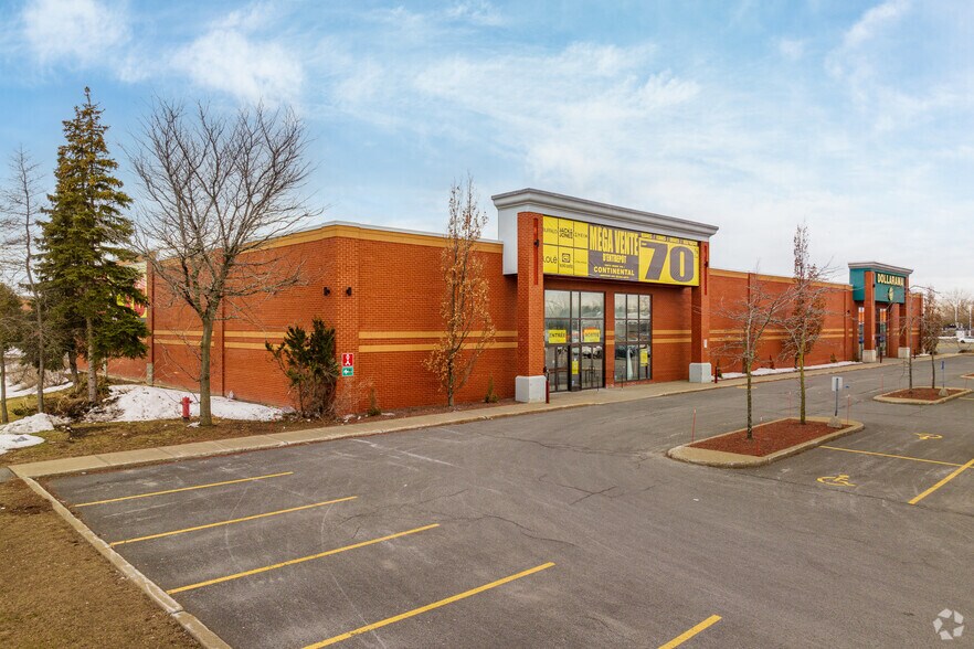 More Photos Of 1011-1195 BOUL St-Bruno, St-Bruno-de-Montarville Unknown For Lease