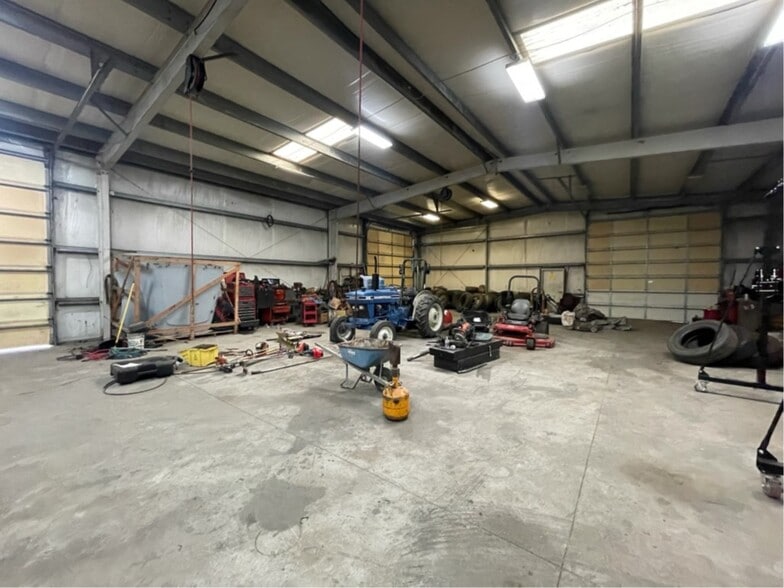 More Photos Of 3032 Gum Ct, Chesapeake Service For Lease