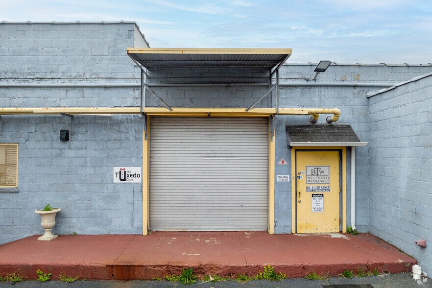 More Photos Of 100 Ward Ave, Trenton Showroom For Sale