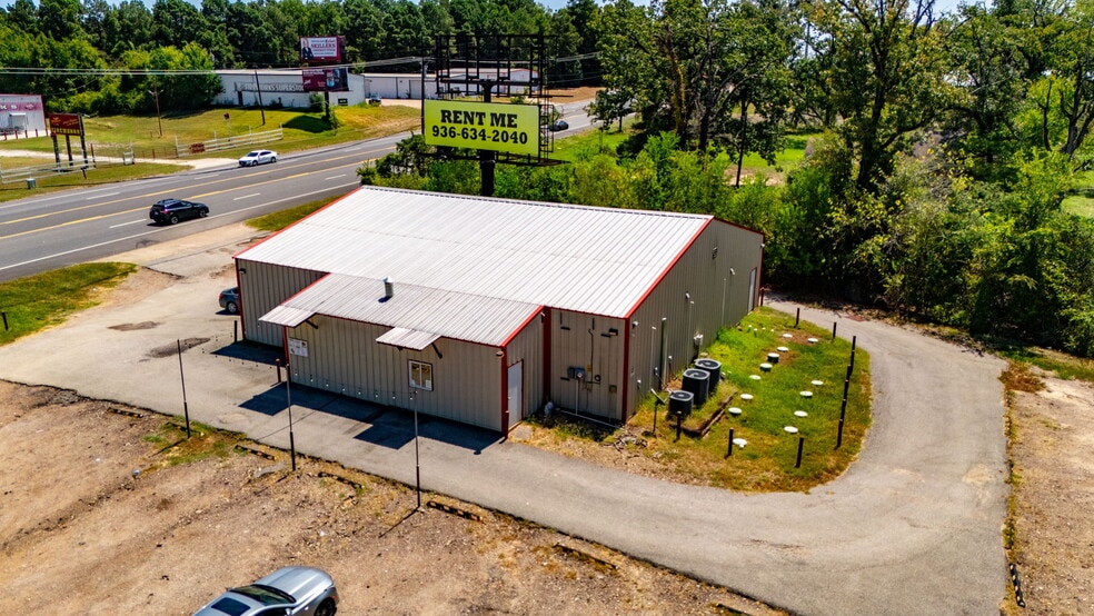 More Photos Of 2715 US Highway 69 N, Lufkin Bar For Sale