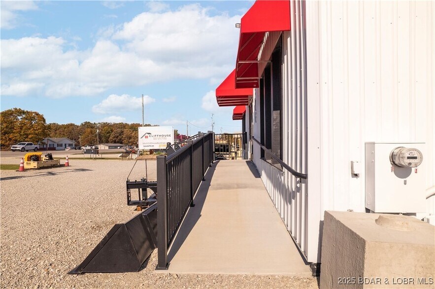 More Photos Of 706 N Main St, Gravois Mills General Retail For Sale