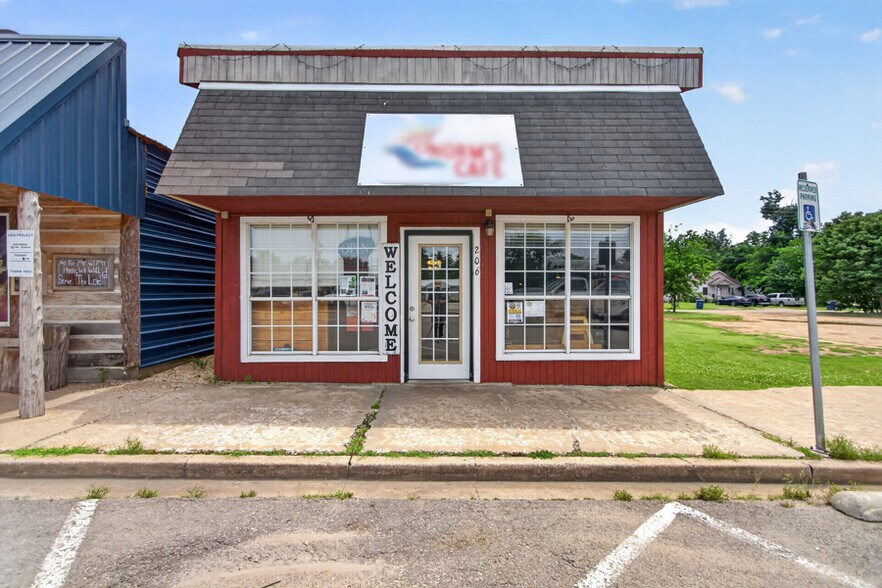 More Photos Of 206 Hwy 20, Salina Restaurant For Sale