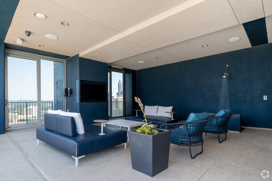 More Photos Of 51 Rainey St, Austin Apartments For Lease