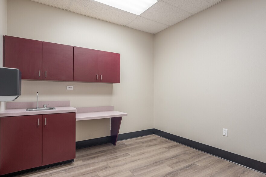 More Photos Of 8480 S Eastern Ave, Las Vegas Medical For Lease