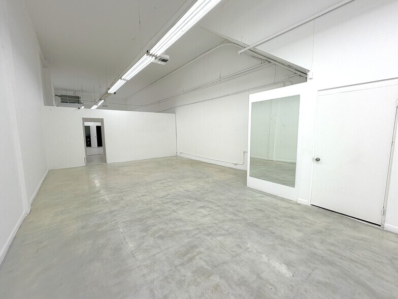 More Photos Of 1020 S Los Angeles St, Los Angeles Light Manufacturing For Lease
