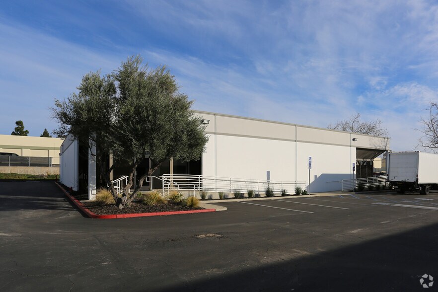 More Photos Of 8125 Mercury Ct, San Diego Unknown For Lease