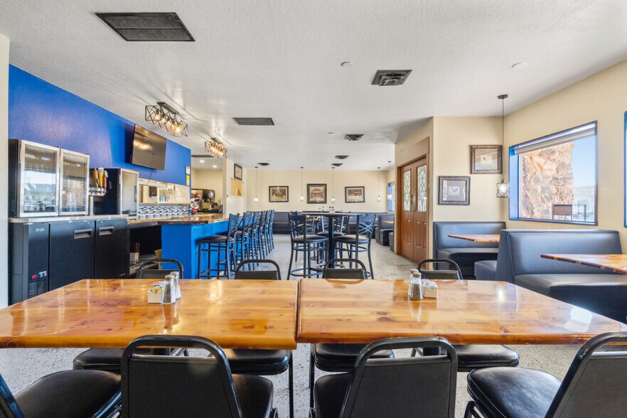 More Photos Of 2126 Broadway st, Malin Sports And Entertainment For Sale