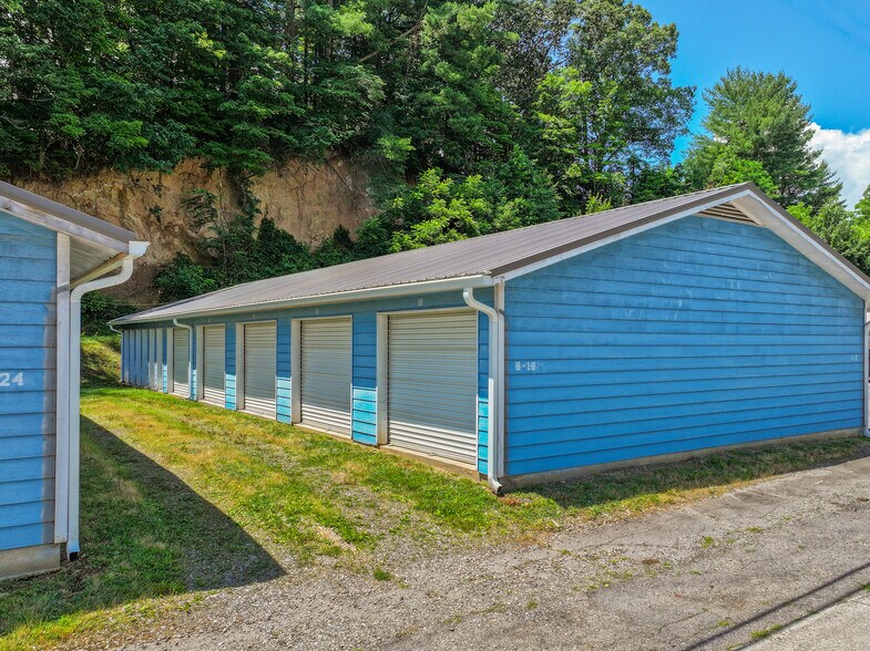 More Photos Of 8275 Carolina Blvd, Clyde General Retail For Sale