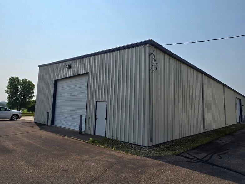More Photos Of 855 Industrial Dr, Mondovi Distribution For Lease