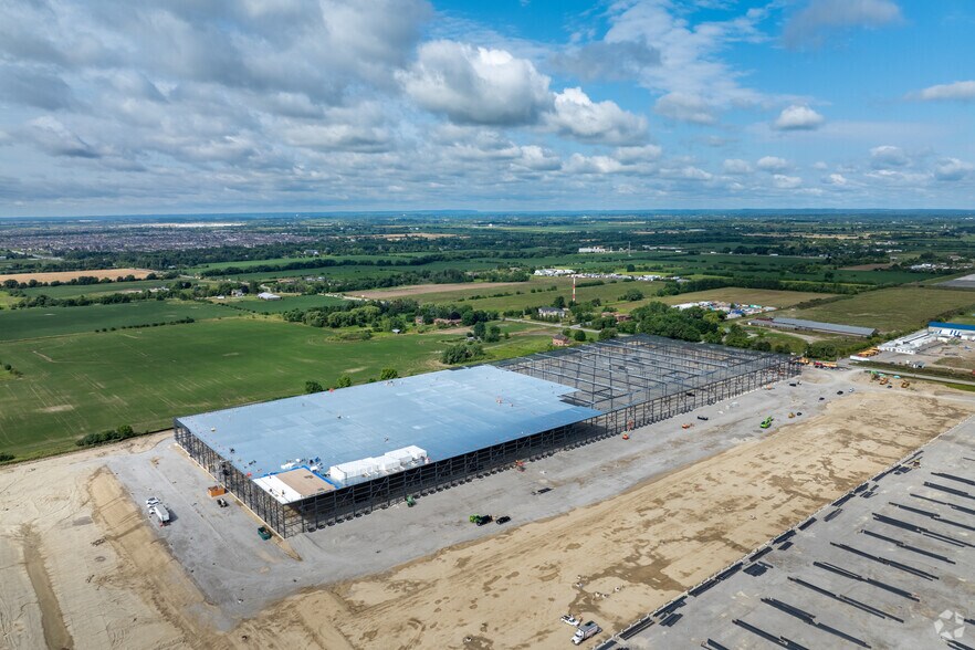 More Photos Of 5405 Countryside Dr, Brampton Warehouse For Lease