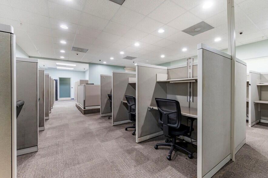 More Photos Of 1938 N Hercules Ave, Clearwater Office For Sale