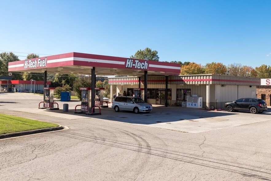 Primary Photo Of 11550 Memorial Pky SW, Huntsville Convenience Store For Sale