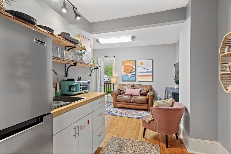 More Photos Of 100 S Railroad Ave, Damascus Apartments For Sale