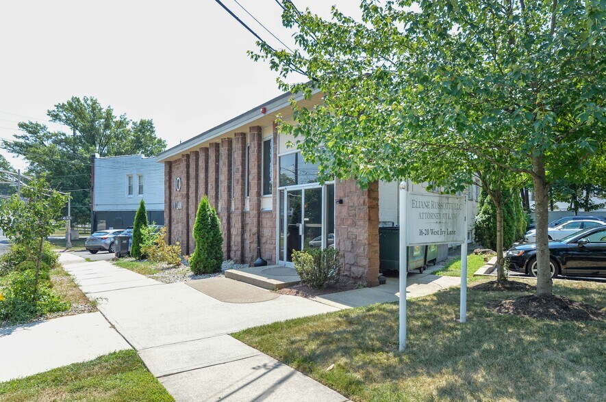 More Photos Of 10 W Ivy Ln, Englewood Office For Lease