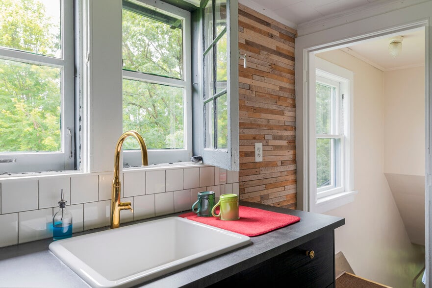 More Photos Of 4170 Rte 9W, Saugerties Hospitality For Sale