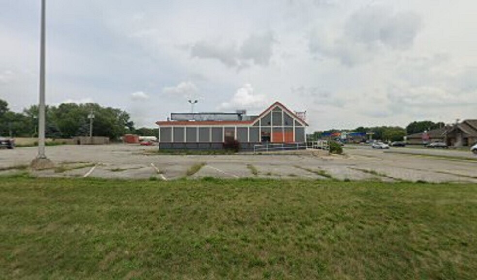 More Photos Of 912 W Main St, Peru Land For Lease