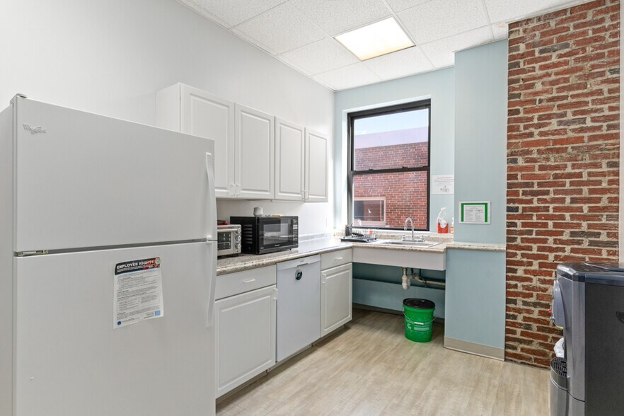 More Photos Of 307 Cumberland Ave, Portland Office For Sale