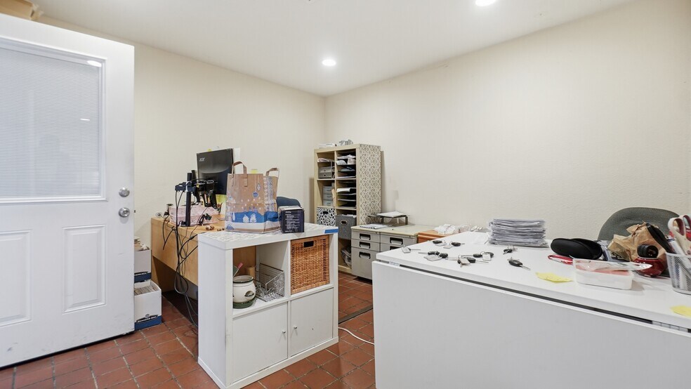 More Photos Of 10300 S Inglewood Ave, Inglewood Freestanding For Sale