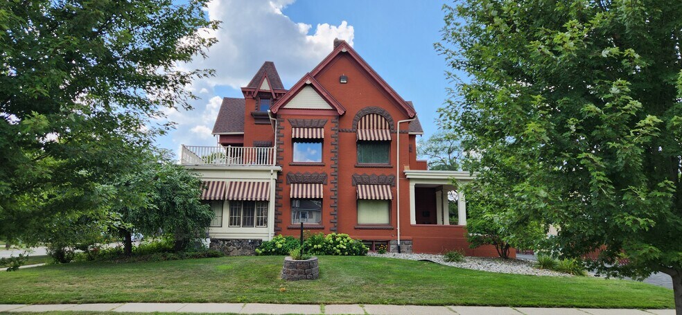 More Photos Of 1003 N Washington Ave, Lansing Office Residential For Lease