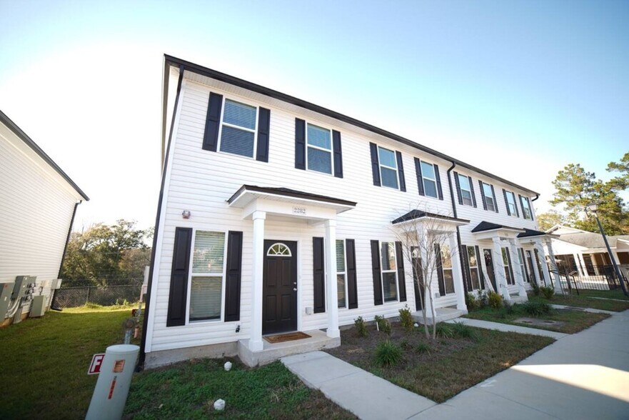 Primary Photo Of 2282 Del Carmel Way, Tallahassee Apartments For Sale