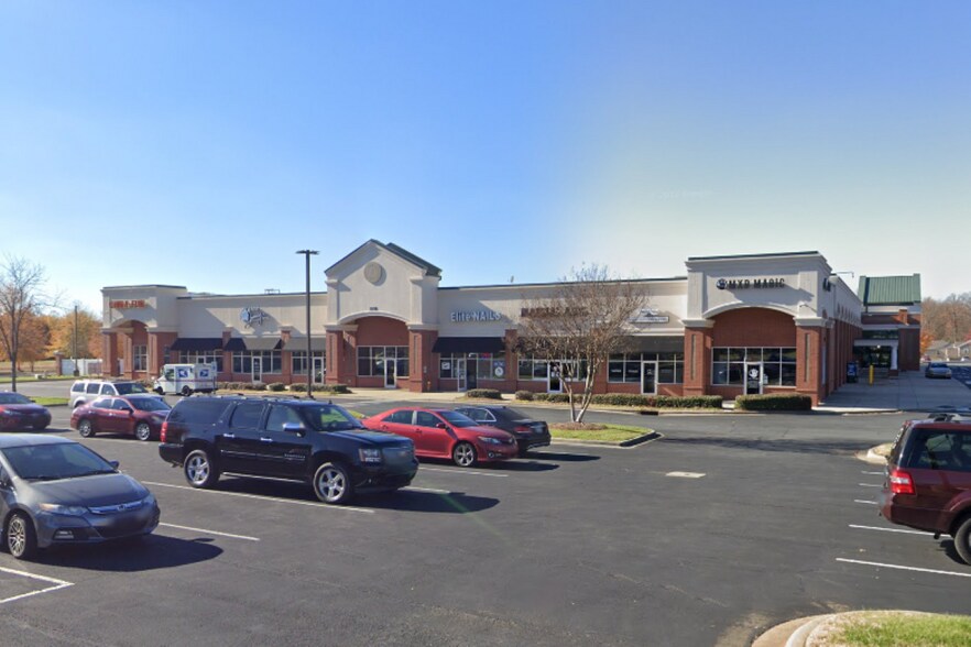 More Photos Of 5706 Wyalong Dr, Charlotte Storefront For Lease