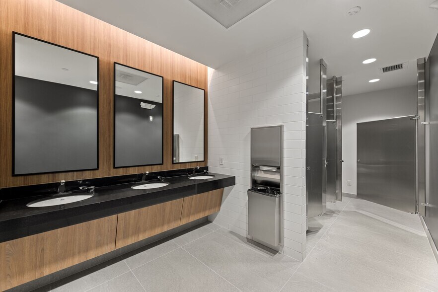 More Photos Of 1801 Alma Dr, Plano Office For Lease