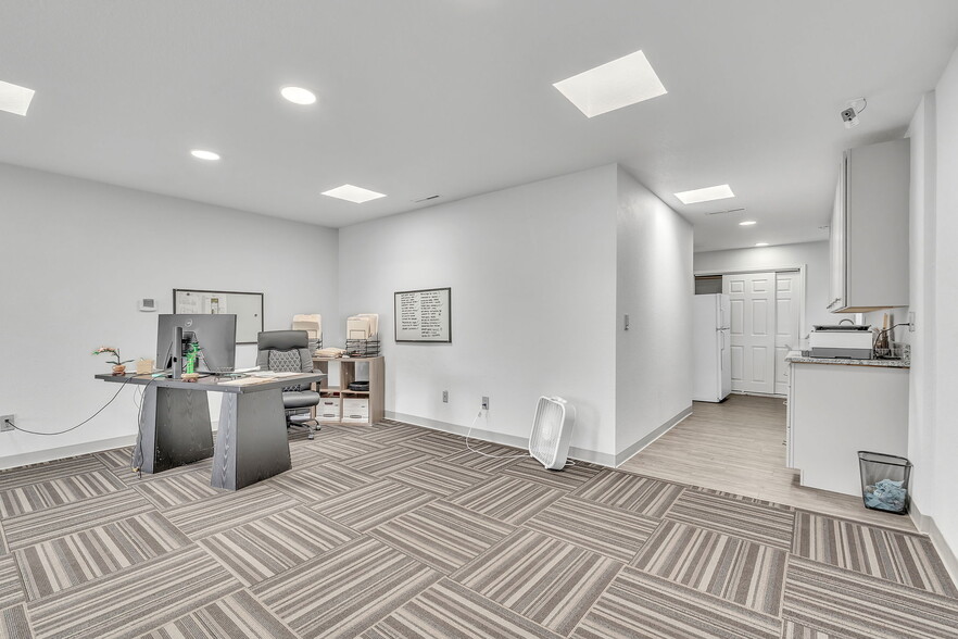 More Photos Of 2128 E Bijou St, Colorado Springs Freestanding For Lease