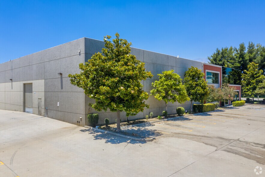More Photos Of 11149 Arrow Route, Rancho Cucamonga Showroom For Lease