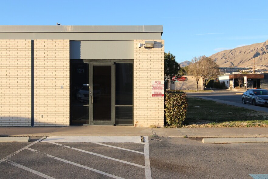 More Photos Of 444 Executive Center Blvd, El Paso Unknown For Lease
