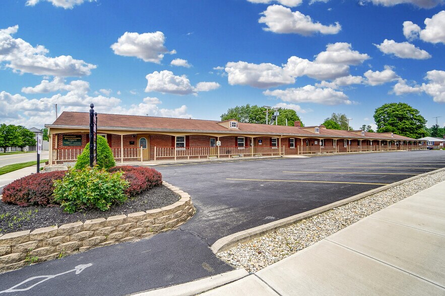 More Photos Of 1010-1090 N Market St, Troy Medical For Lease
