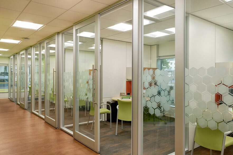 More Photos Of 500 Lee St E, Charleston Office For Lease