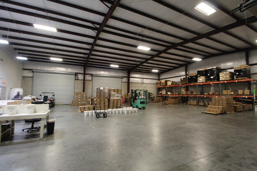 More Photos Of 2023 59th Ter E, Bradenton Warehouse For Lease