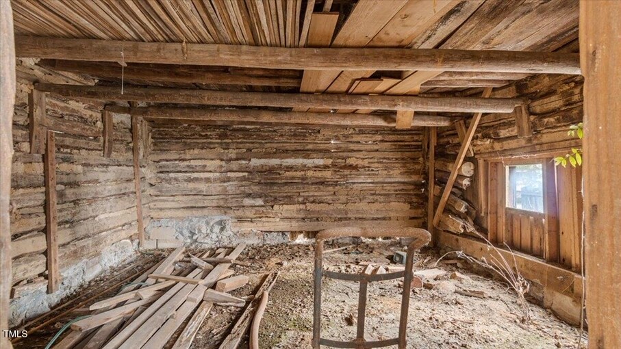 More Photos Of 306 W Main St, South Hill Flex For Lease