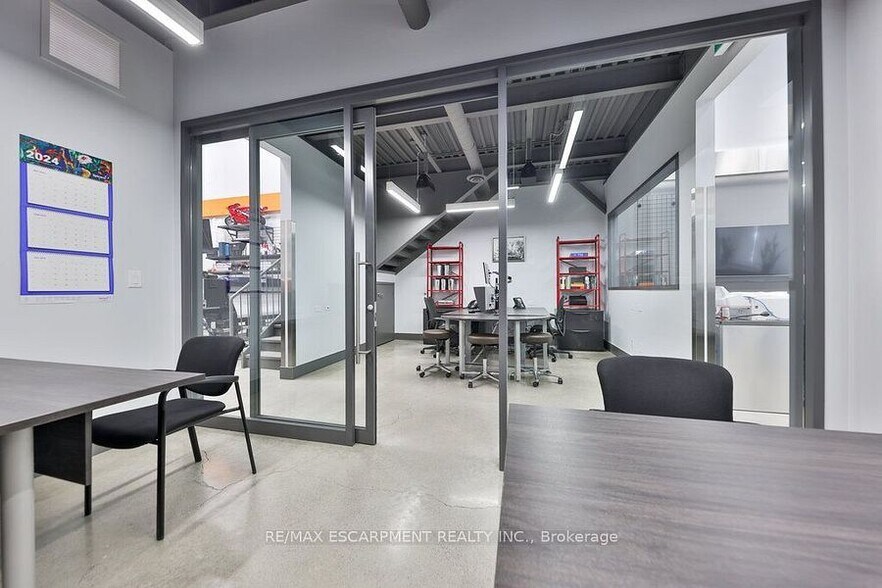 More Photos Of 1225 Queensway E, Mississauga Industrial For Sale