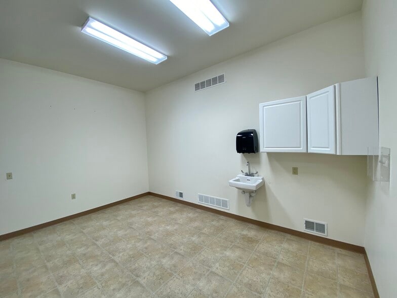 More Photos Of 292-296 W Ridge Pike, Royersford Office For Lease