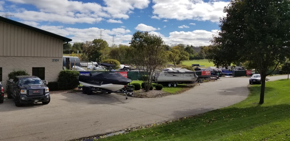More Photos Of 2101 Route 176, Prairie Grove Showroom For Sale