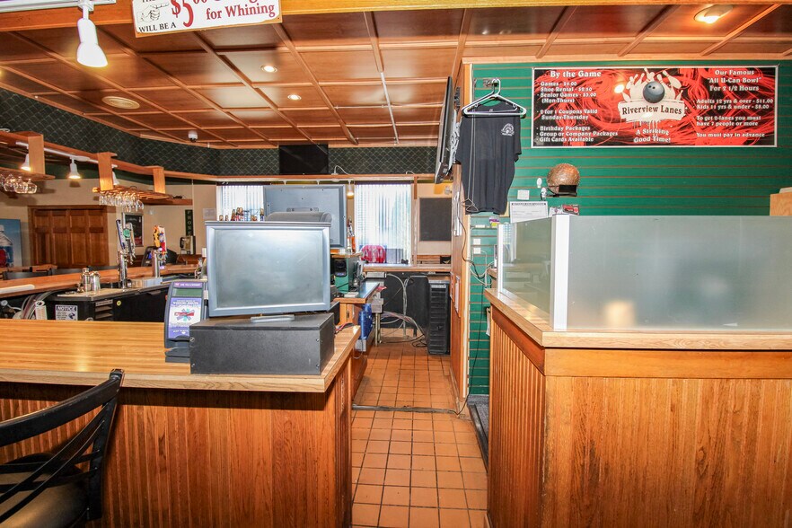 More Photos Of 125 Main St, Huron Bowling Alley For Sale
