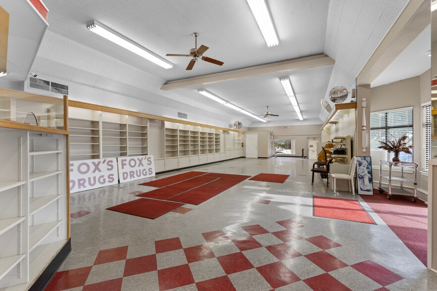 More Photos Of 10004 E 63rd St, Raytown General Retail For Sale
