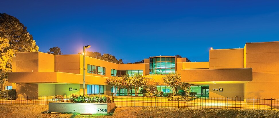 More Photos Of 17506 Red Oak Dr, Houston Hospital For Lease