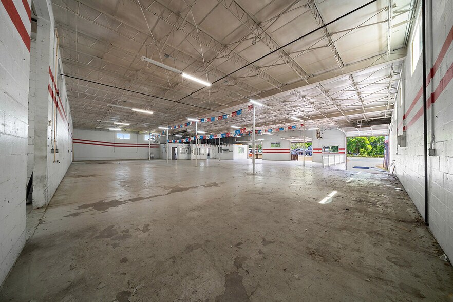 More Photos Of 4450 S Pine Ave, Ocala Warehouse For Sale
