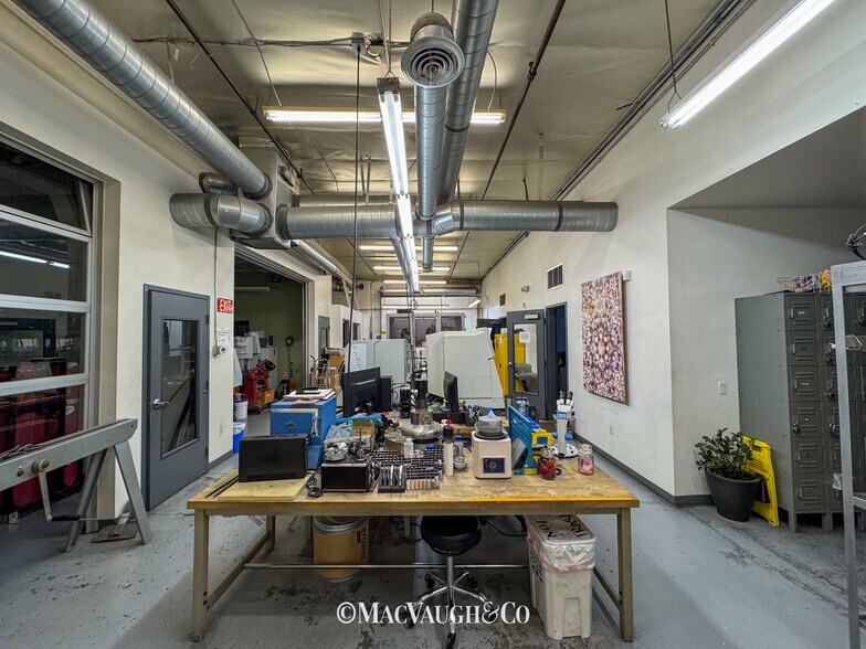 More Photos Of 904 S Alta Vista Ave, Monrovia Manufacturing For Lease