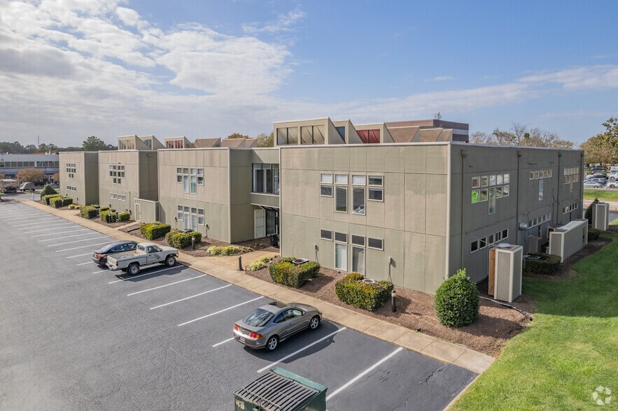 More Photos Of 2697 International Pky, Virginia Beach Loft Creative Space For Lease