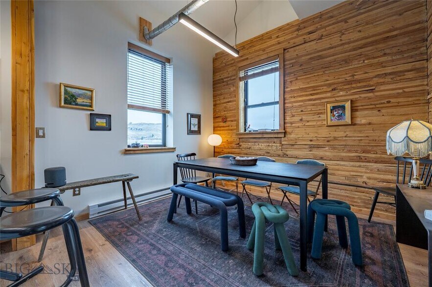 More Photos Of 924 E Park St, Livingston Apartments For Sale